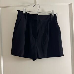 Aritzia Babaton Pleated Mini Short